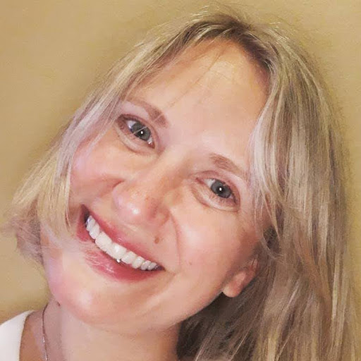 Adriana Ghan Photo 2