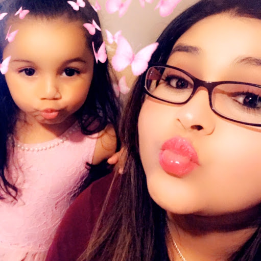 Julissa Fuentes Photo 4