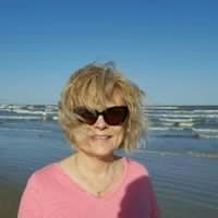 Susan Hyland Photo 37
