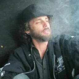 Daniel Humphrey Photo 30