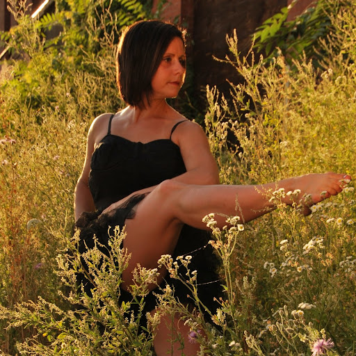 Debra Nunes Photo 9