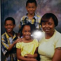 Cassandra Holmes Photo 22