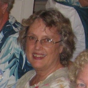 Julianne Paul Photo 4