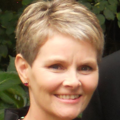 Lori Roach Photo 32