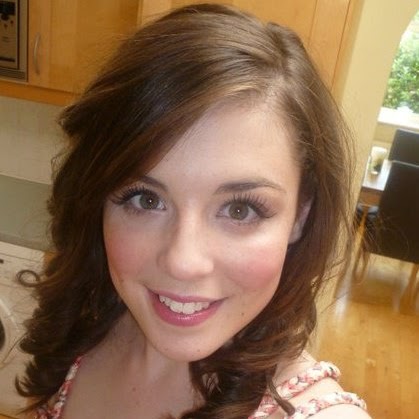 Laura Dewey Photo 17