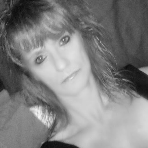 Christina Webb Photo 14