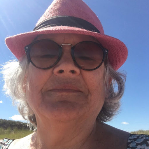 Sarah Hearn Photo 17