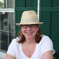 Elizabeth Broadbent Photo 26