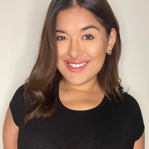 Elizabeth Gomez Photo 25