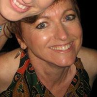 Julie Ayres Photo 12
