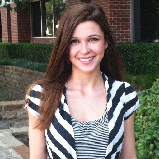Kelli Lewis Photo 19