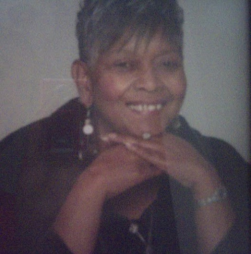 Loretta Douglas Photo 22