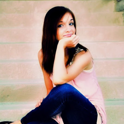 Hannah Farmer Photo 13