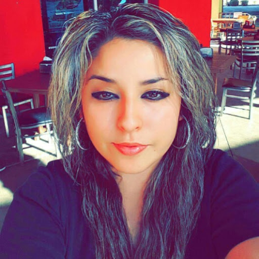 Sylvia Ruiz Photo 10