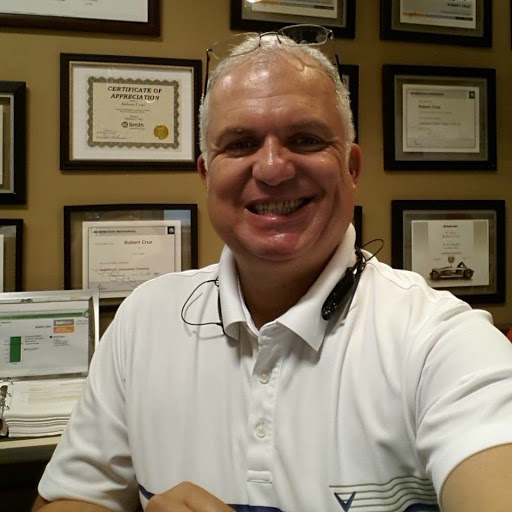 Robert Cruz Photo 13