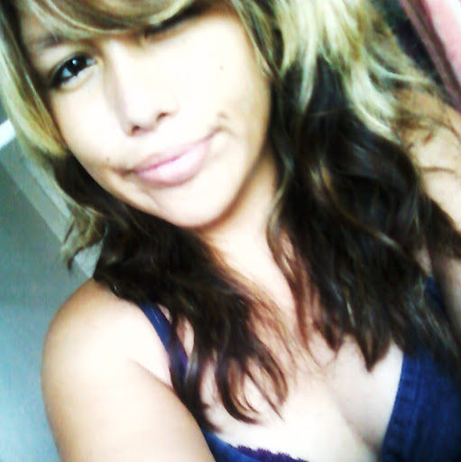 Elizabeth Paredes Photo 15