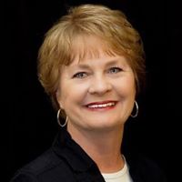 Jennifer Calloway Photo 30