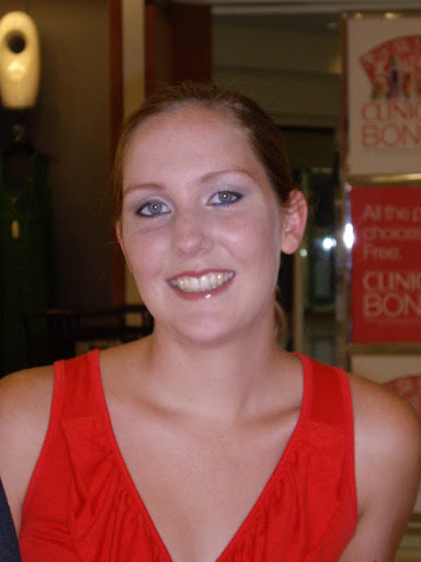 Julie Holden Photo 15