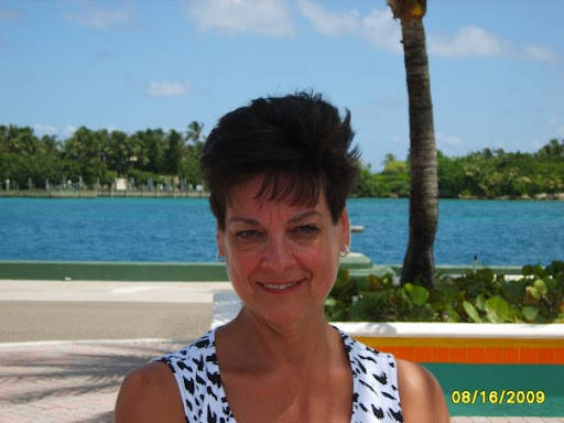 Vicki Yates Photo 9