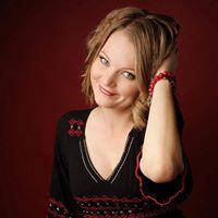 Robyn Lewis Photo 43