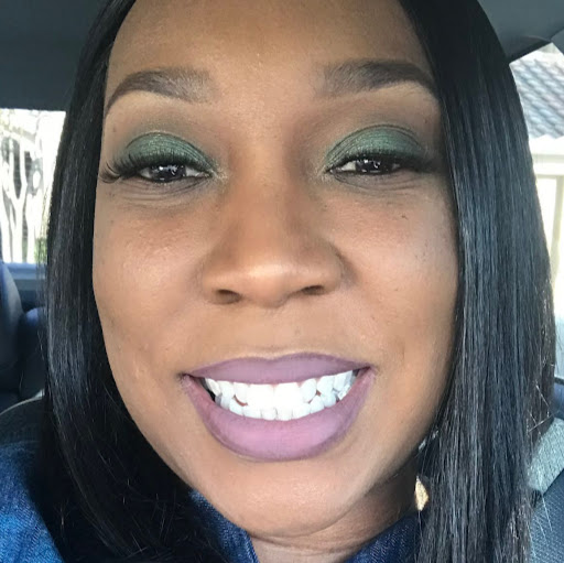 Claudia Richards Photo 15