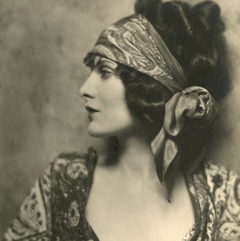 Vivian Taylor Photo 12