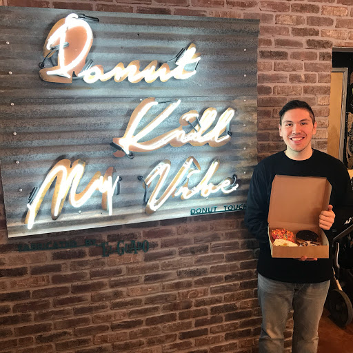 Phillip Foster Photo 27