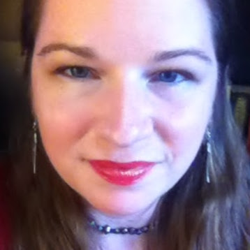 Elizabeth Poole Photo 14