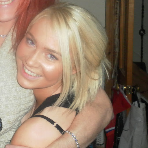 Nadine Anderson Photo 13