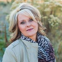 Crystal Holt Photo 20