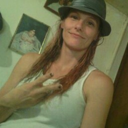 Jennifer Goins Photo 34