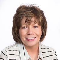 Julia Rollins Photo 28