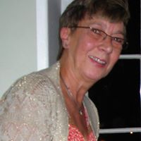 Elisabeth Cook Photo 15