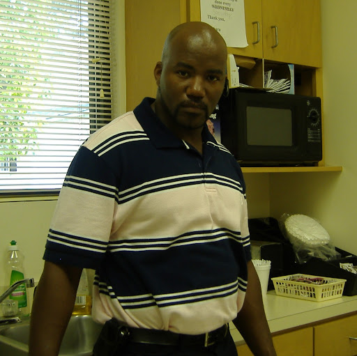 Lawrence Ellis Photo 23