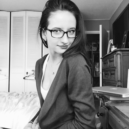 Stephanie Armstrong Photo 22