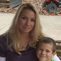 Jamie Brewer Photo 38