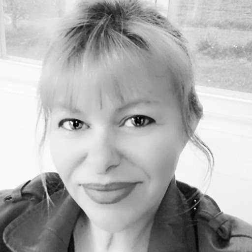 Julie Mcguire Photo 18