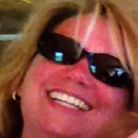 Michele Oliver Photo 39