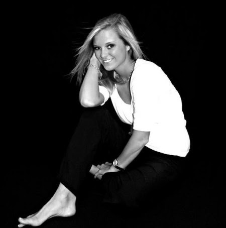 Marina White Photo 17