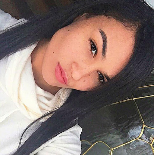 Kristin Vaughn Photo 8