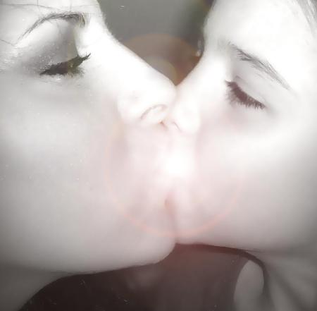 Julie Wickham Photo 14