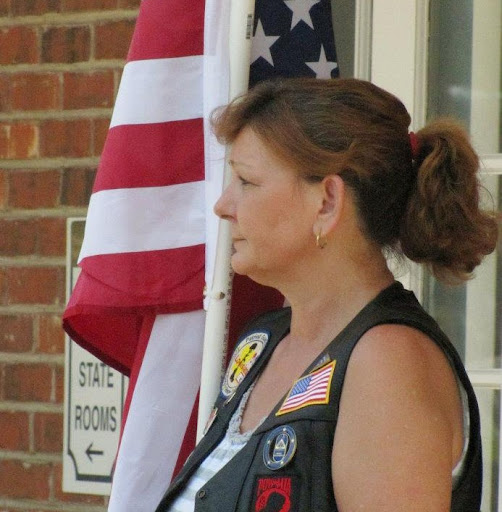 Renee Compton Photo 26