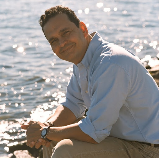 Emanuel Mendez Photo 9
