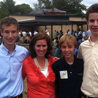 Suzanne Vargas Photo 23