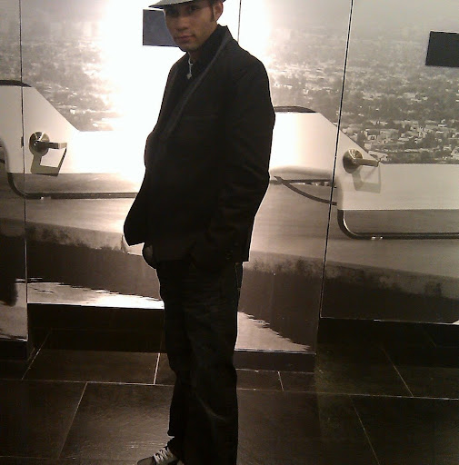 Frankie Gutierrez Photo 18