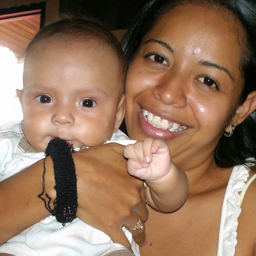 Sara Villanueva Photo 13