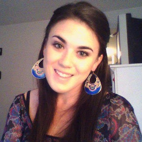 Victoria Smith Photo 19