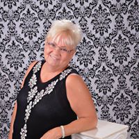 Louise Pierce Photo 19