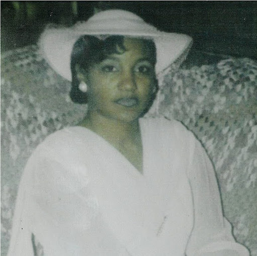 Dorothy Garrett Photo 17