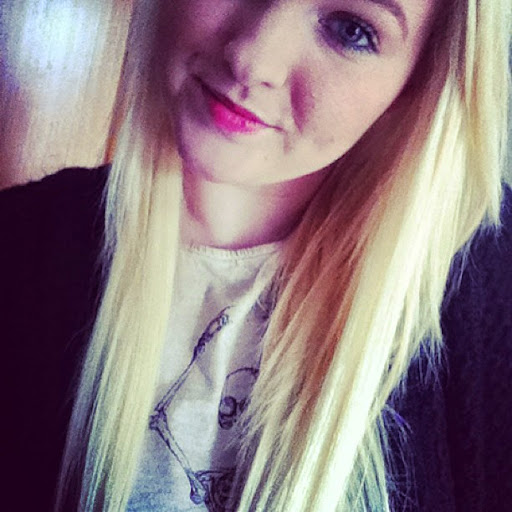 Amy Ireland Photo 6